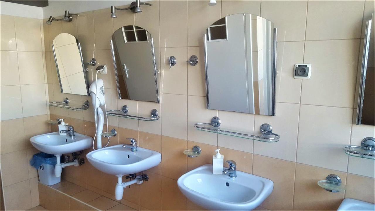 Hostel Na Zurawiej Warszawa Exteriör bild